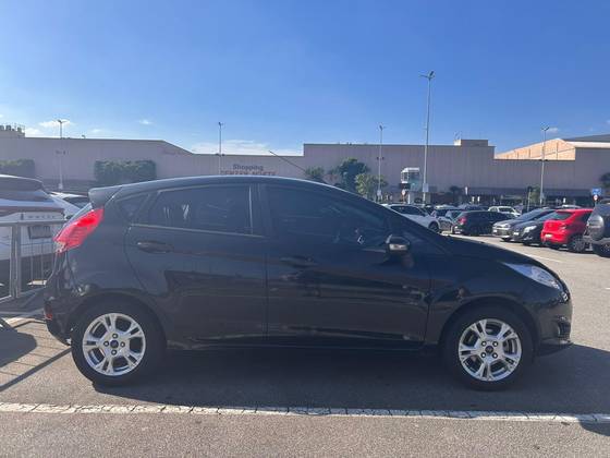 FORD FIESTA 1.6 SE HATCH 16V FLEX 4P POWERSHIFT